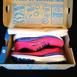 Brand New Books Glycerin GTS 19 Women's Running Shoes Size 6 Pink & Purple